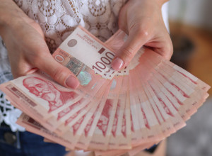 Stiže nova pomoć države za mlade! Omladina dobija od 8.100 do 30.000 dinara: Evo kao da se prijavite