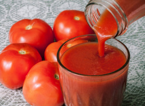 Domaći mleveni paradajz za zimnicu: Bez kuvanja, a može da stoji i do 2 godine