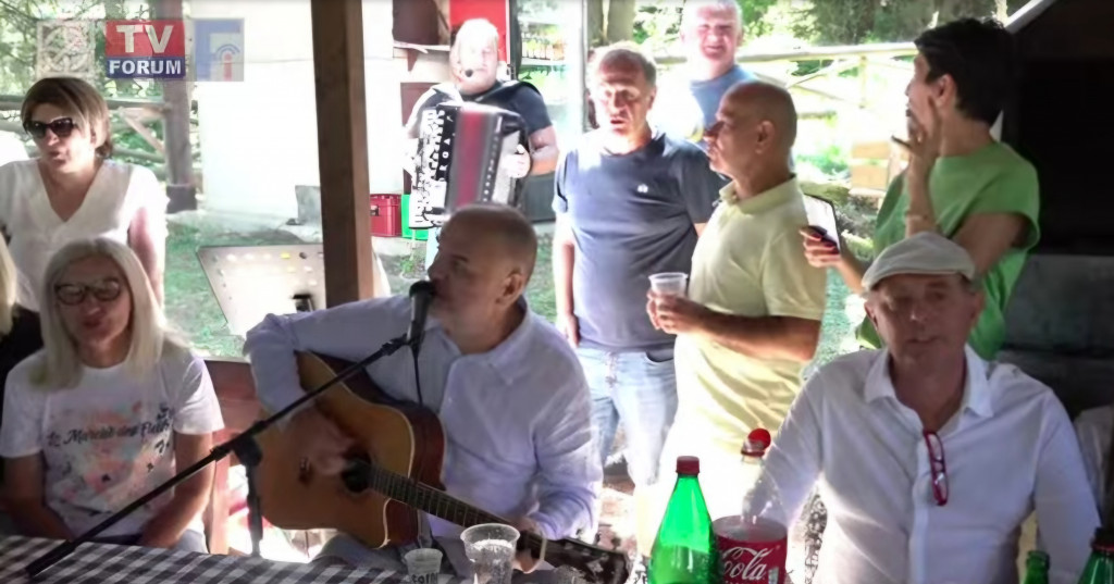 GENERACIJA  1968. IZ PRIJEPOLJA Snimak koji je sve oduševio i FENOMENALNA PRIČA O PRIJATELJSTVU (VIDEO)