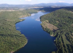 Prelepo jezero u Srbiji za koje mnogi nikada nisu ni čuli: Bistra voda pravi je raj za ljubitelje ribolova