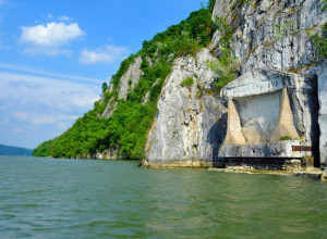 ATRAKCIJA NA DUNAVU: Kladovo obara rekorde posećenosti ove turističke sezone, sadržaji oduševljavaju goste (FOTO)
