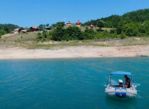OVO NISU NI MALDIVI NI EGIPAT, VEĆ NAŠA SRBIJA: Pogledajte samo boju vode, nestvarno (FOTO)