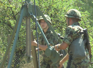 RADO IDU SRBI I SRPKINJE U VOJNIKE: Marija je jedna od onih koje ponosno oblače vojničku uniformu (FOTO)