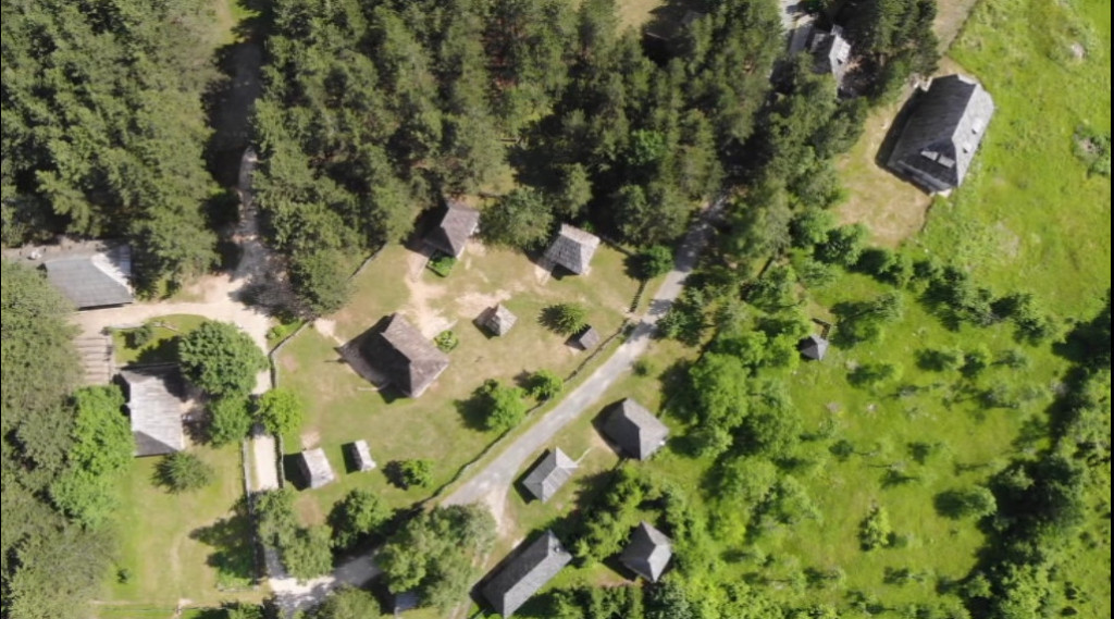 Za prvih šest meseci u ovoj godini Zlatibor posetilo preko pola miliona ljudi - mogu da ga kritikuju, ali svi na njega dolaze