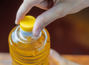 „Godinama nisam imala pojma čemu služi čep od ulja“: Svi ga bacamo, a niko živ ne zna koliko je koristan