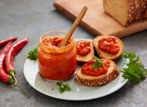 AJVAR SA PLAVIM PATLIDŽANOM: Obnovite gradivo za pripremu zimnice