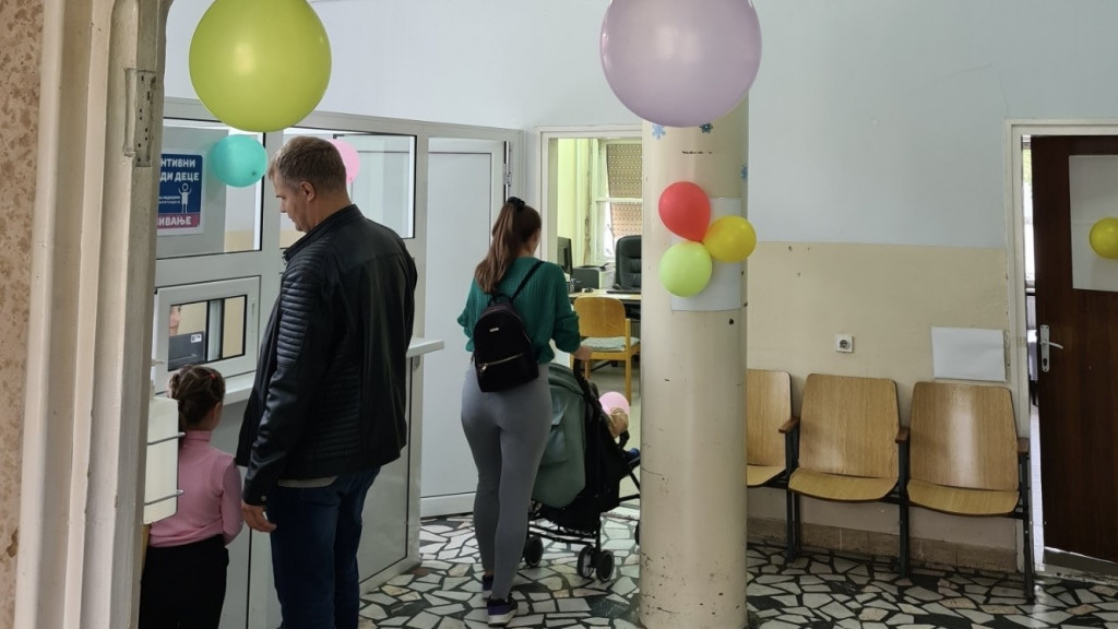 Šareni baloni i bombone: Preventivni pregledi dece protekli u prijatnoj atmosferi, zaposleni se potrudili i ukrasili prostorije (FOTO)