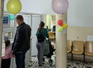 Šareni baloni i bombone: Preventivni pregledi dece protekli u prijatnoj atmosferi, zaposleni se potrudili i ukrasili prostorije (FOTO)