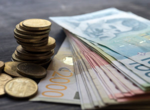 Narodna verovanja kako da privučete novac u kuću poput magneta: Samo ujutru ovo uradite i stavite ga ovde