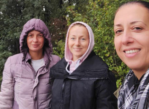Organizovana akcija čišćenja groblja i pojavile se samo tri žene - bravo za ove dame: Marijana, Slađana i Bojana uprkos kiši nisu odustale, same skupile smeće u 22 džaka