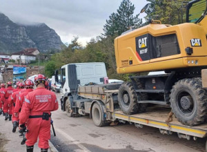 OVO SU SRPSKI SPASIOCI HEROJI Nakon tregedije koja je zadesila Jablanicu, Srbija je pritekla u pomoć komšijama (FOTO)