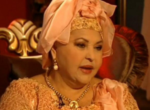 Narodna pevačica imala skoro 50 dece, a kad je umrla kuća joj ostala pusta: Obrasla u korov, niko ni dvorište da pokosi