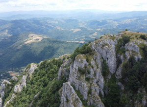 Ovde se i Sveti Sava popeo sa mukom: Izazov je i za iskusne avanturiste, a sa vidikovca pogled puca (FOTO)