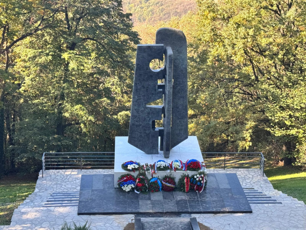 Spomenik sovjetskim ratnim žrtvama na Avali: Svedočanstvo o prijateljstvu i žrtvi