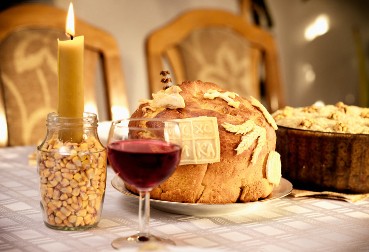 VREME JE SLAVA Slavimo Arhangela Mihaila,  žito se nosi za pretke, a kolač za budućnost potomaka