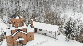 Na ovome mestu sahranjen je kosovski junak Pavle Orlović: Pronađena nadgrobna ploča iz 14. veka koja to potvrđuje, za meštane je to sveto mesto (FOTO)