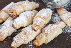 POSNI KOLAČI Slatke starinske kiflice sa džemom koje su spremne za pola sata
