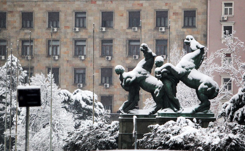 HLADNI FRONT STIŽE U SRBIJU: Donosi zahlađenje, sneg i vetar