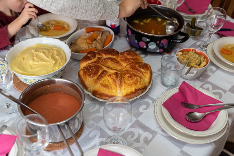 Jedan sastojak u česnicu nemojte da stavljate: Etnolog objasnio kako se pravilno sprema, dotakao se i pečenice