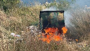 Odlažu žar u kontejnere i prave haos: Svaki čas gore kontejneri u Čačku zbog bahatih građana, pojedini čak i namerno izazivaju požar