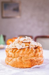 Kako da vam se slavski kolač ne "rascveta" po površini: Trik zbog kojeg zadržava belinu