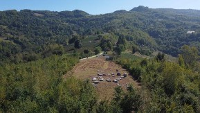 VIKENDAŠI SE POMAMILI NA OVO SELO U SRBIJI: Za tri godine se izgradile i obnovile čak 34 kuće, gastarbajteri ga posebno obožavaju