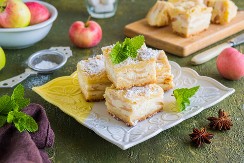 Starinski kolač sa jabukama: Pravi se u trenu, mnogo je bolji nego lenja pita a 1 sastojak je tajna savršenog ukusa