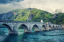 Kameni i drveni mostovi koji pričaju priče iz prošlosti