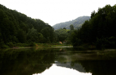Ova banja leči reumu i bolesti očiju! Cene smeštaja oko 2.000 dinara: Posebna je po jezeru koje oduzima dah