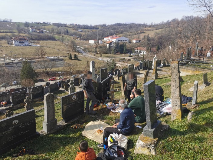 NEOBIČNI SRPSKI GROBNI OBIČAJI – Zaboravljene tradicije i rituali vezani za smrt
