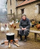 Baka Jelka živela u rupi na planini iznad Vladičinog Hana među vukovima: Ostala sama u divljini zbog šok poteza svekrve