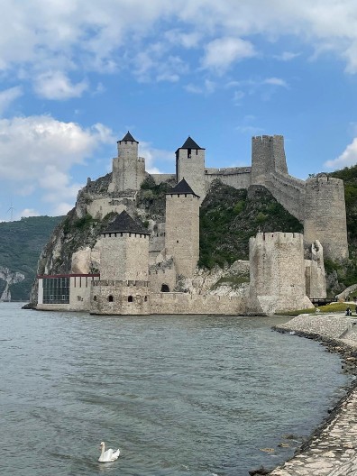 Golubačka tvrđava: Srednjovekovni stražar Dunava koji krije vekovne tajne