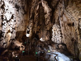 BISER PRIRODE KOD IVANJICE SKRIVEN U STENAMA SLUŽIO JE KAO SPAS SRBIMA OD TURAKA: Zavirite u Hadži Prodanovu pećinu!
