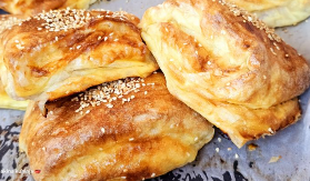 Majstorski recept za sočnu pitu koja nema konkurenciju: Svideće se i najvećim gurmanima, od ovog nema boljeg obroka