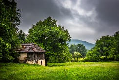Ručak ispod sača na 1.200 metara: Planinski dom Lisine koji oduševljava gurmane