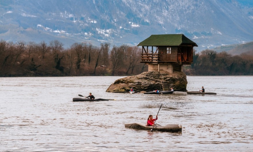 Splavarenje Drinom kod Ljubovije: Letnja avantura kroz srpski Amazoni