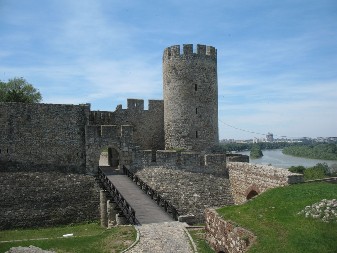 DANAŠNJI SRBI NE BI RAZUMELI SREĆU SRBA NEKADA Istoričar otkriva nepoznate detalje naše istorije DAN KADA SU SE SVI SRBI OKUPILI