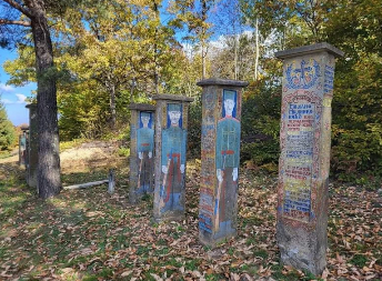 "KAMENA KAZIVANJA SRPSKIH RATNIKA" Preko 500 krajputaša nalazi se u Ivanjici, već čitav vek podsećaju na junake koji se nikad nisu vratili kući (FOTO)
