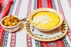 TRADICIONALNI RECEPT ZA NAJUKUSNIJI KAČAMAK: Tajne je u jednom sastojku koji mu daje savršen ukus