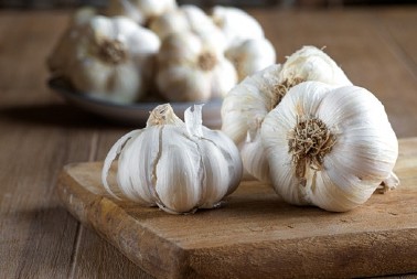 Magijska moć belog luka: Srpska narodna verovanja i vradžbine!