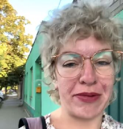 Mogla je da bira da živi na nekoj egzotičnoj destinaciji, ali ipak je odabrala Srbiju: 1 stvar je privukla, a pratiocima ispričala kakvi su zapravo Srbi