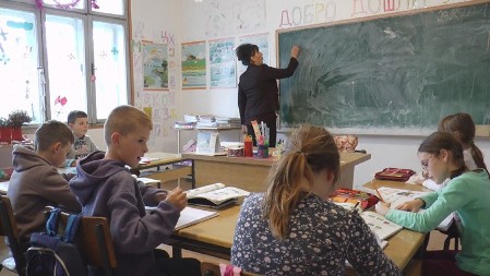 Kreće isplata 10.000 dinara za besplatne udžbenike, do sada predata dokumentacija za oko 500 prvaka
