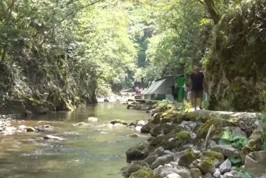 Noćenje košta 700 dinara, a izvori su stari 80.000 godina: Srbi se masovno leče kupanjem u ovoj našoj banji!