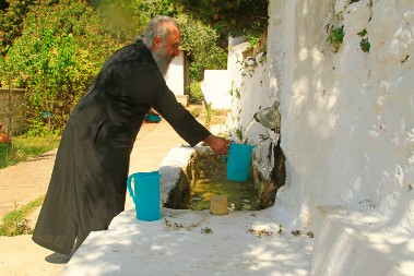 KAKO JE SVETI PORFIRIJE UVERIO NEVERNIKA DA BOG POSTOJI? Njegove reči ga naterale da se zamisli "Dete, AKO NE ZNAŠ ni šta je..."