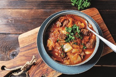 Tradicionalni recept za kupus sa mesom: Na ovaj način se sprema brzo i lako (VIDEO)