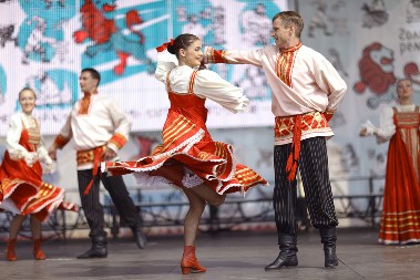 IZNENADIĆE VAS PREVOD! Ceo svet peva “KALJINKU”, ali većina ne zna o čemu zapravo GOVORI OVA RUSKA PESMA