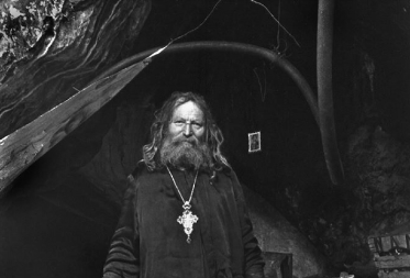 Odlučio je da se zamonaši kada se spasio streljanja! Živeo je na litici i govorio da je poslednji izdanak Nemanjića