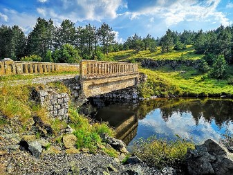 NEKOLIKO LEGENDI O ZLATIBORSKIM MESTIMA U nedavnoj prošlosti, Zlatibor se zvao Rujno