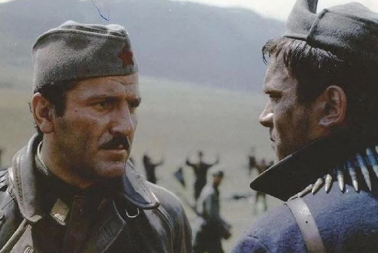 Bata Živojinović je umalo poginuo na snimanju: Istina o sceni iz "Valter brani Sarajevo" koju publika nikada nije saznala