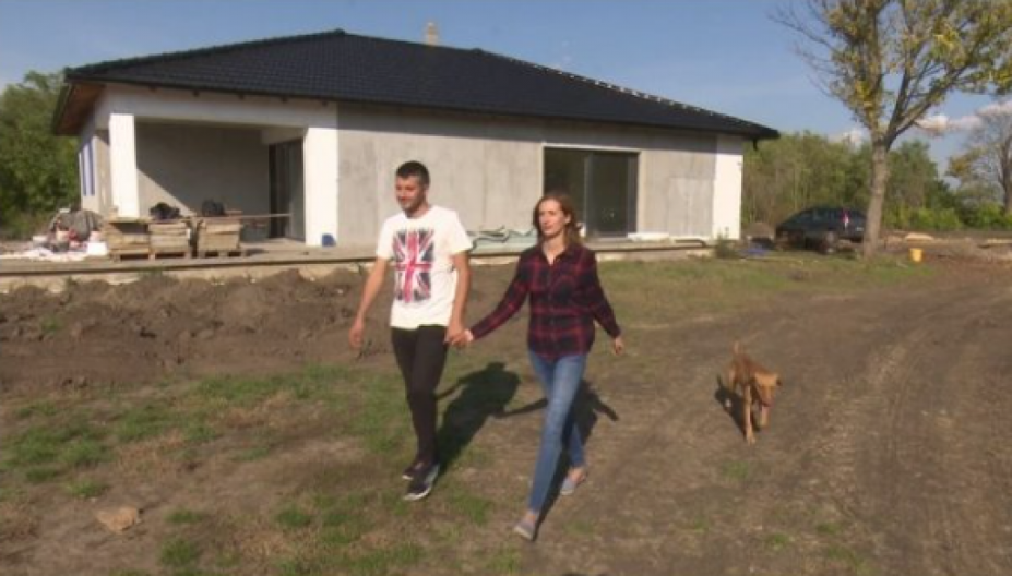 BUDUĆNOST JE NA SALAŠU: Maja i Zdenko se nakon fakulteta vratili na selo, nijednog posla se ne libe, a evo koji su im SNOVI (FOTO)